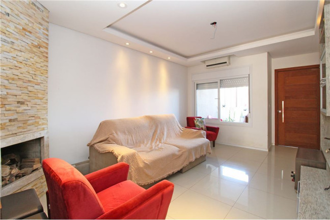 Imagem Casa com 3 Quartos à Venda, em Guarujá - Porto Alegre Imagem Casa com 3 Quartos à Venda, em Guarujá - Porto Alegre