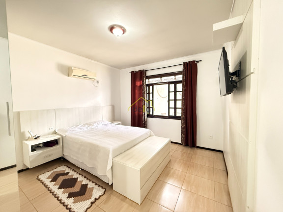 Imagem Casa com 3 Quartos à Venda, 230 m² em Bucarein - Joinville