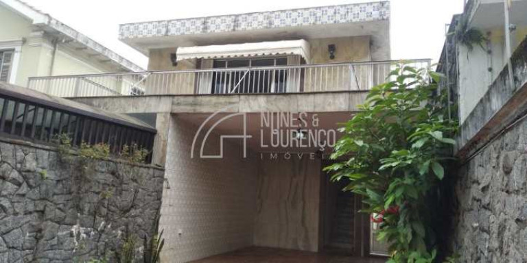 Casa com 4 Quartos à Venda, 200 m² em Boqueirão - Santos