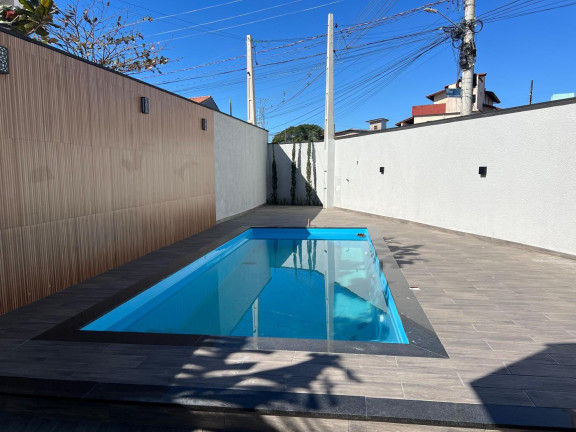 Imagem Casa com 3 Quartos à Venda, 320 m² em Ingleses Do Rio Vermelho - Florianópolis