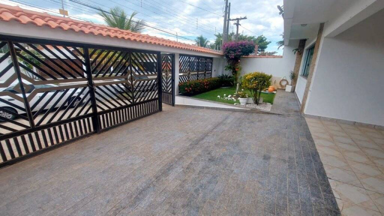 Imagem Casa com 4 Quartos à Venda, 300 m² em Balneário Stella Maris - Peruíbe Imagem Casa com 4 Quartos à Venda, 300 m² em Balneário Stella Maris - Peruíbe