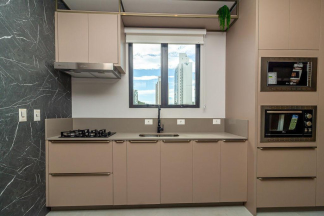 Imagem Apartamento com 3 Quartos à Venda, 126 m² em Pioneiros - Balneário Camboriú Imagem Apartamento com 3 Quartos à Venda, 126 m² em Pioneiros - Balneário Camboriú