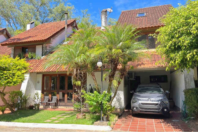 Imagem Casa com 4 Quartos à Venda, 220 m² em Ipanema - Porto Alegre Imagem Casa com 4 Quartos à Venda, 220 m² em Ipanema - Porto Alegre