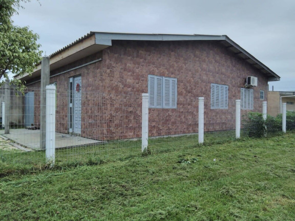 Imagem Casa com 4 Quartos à Venda, em Capão Da Canoa Imagem Casa com 4 Quartos à Venda, em Capão Da Canoa