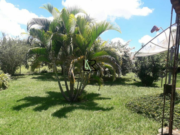Imagem Imóvel com 4 Quartos à Venda, 250.000 m² em Centro - Caetanópolis