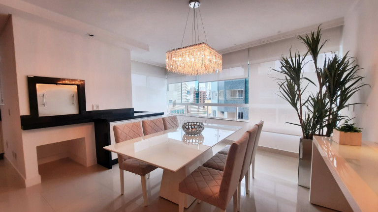 Imagem Apartamento com 3 Quartos à Venda, 256 m² em Centro - Balneário Camboriú Imagem Apartamento com 3 Quartos à Venda, 256 m² em Centro - Balneário Camboriú