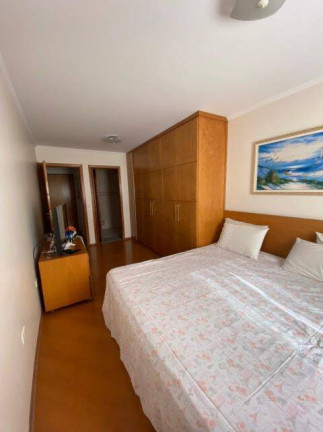 Imagem Sobrado com 7 Quartos à Venda, 421 m² em Jardim Iva - São Paulo