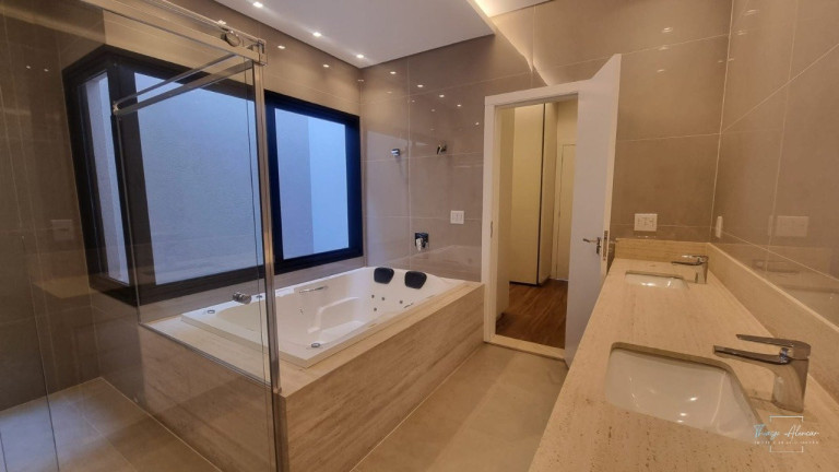 Imagem Sobrado com 4 Quartos à Venda, 450 m² em Residencial Alphaville - Campo Grande Imagem Sobrado com 4 Quartos à Venda, 450 m² em Residencial Alphaville - Campo Grande