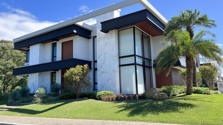 Imagem Casa com 6 Quartos à Venda, 200 m² em -- - Capao Da Canoa Imagem Casa com 6 Quartos à Venda, 200 m² em -- - Capao Da Canoa