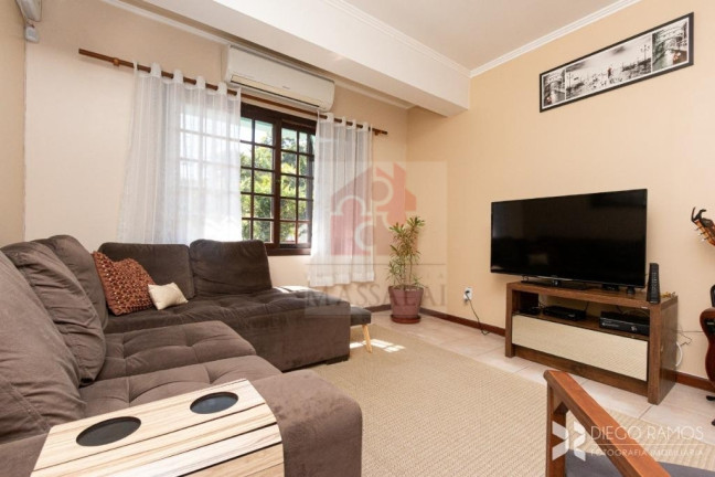 Imagem Casa com 3 Quartos à Venda, 330 m² em Ipanema - Porto Alegre Imagem Casa com 3 Quartos à Venda, 330 m² em Ipanema - Porto Alegre