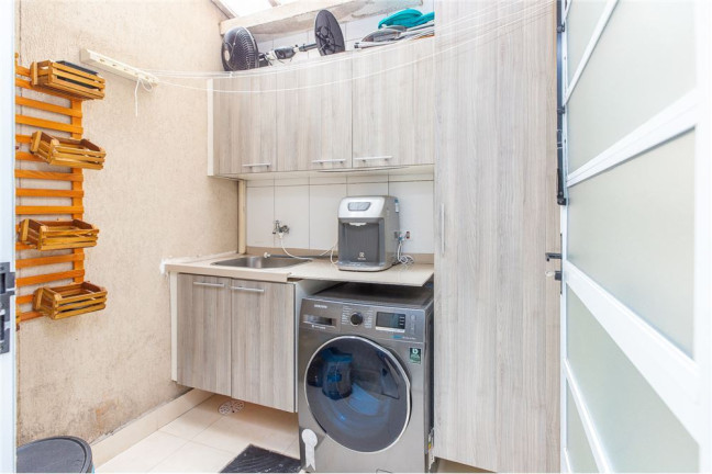 Imagem Casa com 2 Quartos à Venda, em Vila Carmosina - São Paulo Imagem Casa com 2 Quartos à Venda, em Vila Carmosina - São Paulo