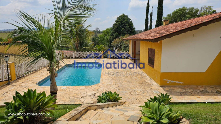 Chácara com 4 Quartos à Venda, 680 m² em Centro - Piracaia
