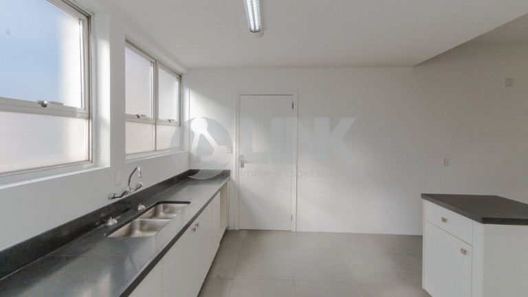 Imagem Apartamento com 3 Quartos à Venda, 381 m² em Moinhos De Vento - Porto Alegre Imagem Apartamento com 3 Quartos à Venda, 381 m² em Moinhos De Vento - Porto Alegre