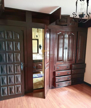 Imagem Casa com 4 Quartos à Venda, 232 m² em Corrêas - Petrópolis Imagem Casa com 4 Quartos à Venda, 232 m² em Corrêas - Petrópolis