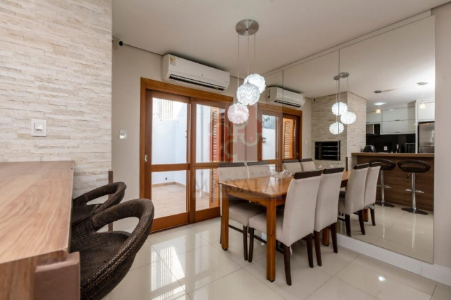 Imagem Casa com 3 Quartos à Venda, 70 m² em Agronomia - Porto Alegre Imagem Casa com 3 Quartos à Venda, 70 m² em Agronomia - Porto Alegre