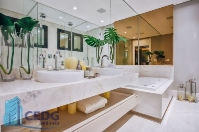 Imagem Apartamento com 3 Quartos à Venda, 230 m² em Cabral - Curitiba Imagem Apartamento com 3 Quartos à Venda, 230 m² em Cabral - Curitiba