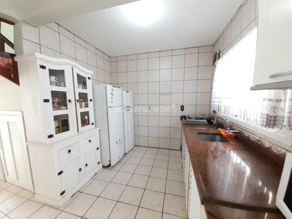 Imagem Sobrado com 3 Quartos para Temporada, em Bombas - Bombinhas Imagem Sobrado com 3 Quartos para Temporada, em Bombas - Bombinhas