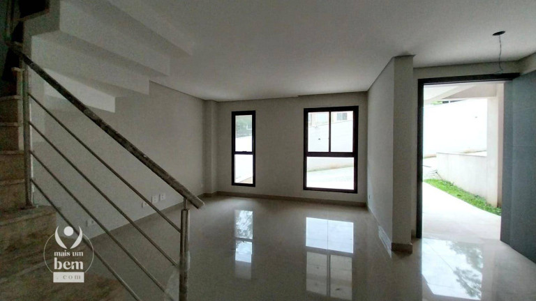 Imagem Sobrado com 3 Quartos à Venda, 166 m² em Bom Retiro - Curitiba