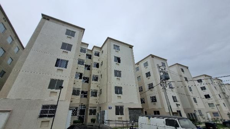 Imagem Imóvel com 2 Quartos à Venda, 40 m² em Santa Cruz - Rio De Janeiro Imagem Imóvel com 2 Quartos à Venda, 40 m² em Santa Cruz - Rio De Janeiro