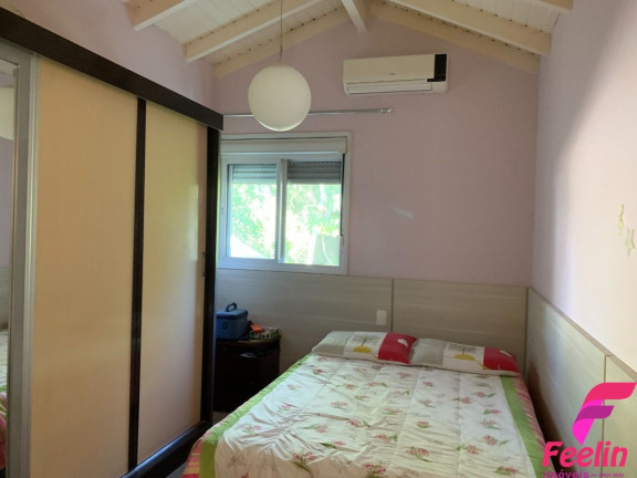 Imagem Casa com 3 Quartos à Venda, 270 m² em Carianos - Florianópolis Imagem Casa com 3 Quartos à Venda, 270 m² em Carianos - Florianópolis