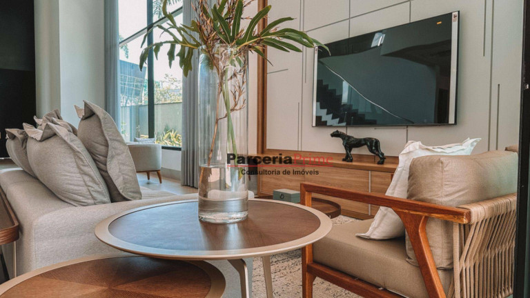 Imagem Casa com 6 Quartos à Venda, 555 m² em Riviera Módulo 17 - Bertioga Imagem Casa com 6 Quartos à Venda, 555 m² em Riviera Módulo 17 - Bertioga
