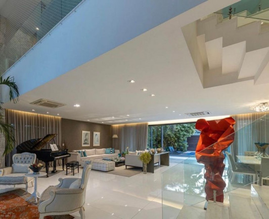 Imagem Casa com 5 Quartos à Venda, 1.050 m² Imagem Casa com 5 Quartos à Venda, 1.050 m²