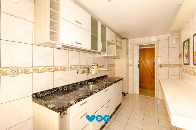 Imagem Imóvel com 2 Quartos à Venda, 72 m² em Santa Cecília - Porto Alegre Imagem Imóvel com 2 Quartos à Venda, 72 m² em Santa Cecília - Porto Alegre