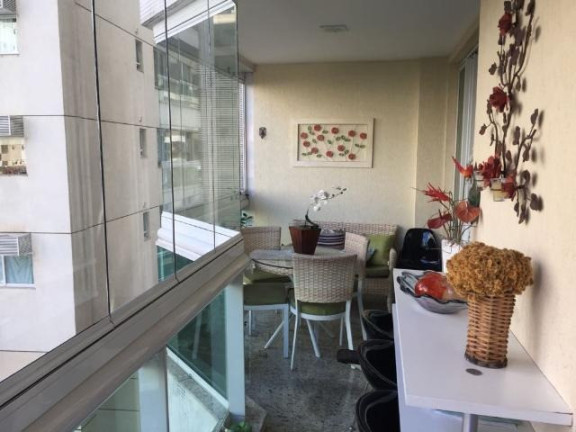 Imagem Imóvel com 3 Quartos à Venda, 118 m² em Icaraí - Niterói Imagem Imóvel com 3 Quartos à Venda, 118 m² em Icaraí - Niterói