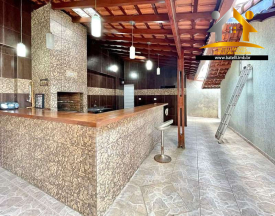 Imagem Casa com 3 Quartos à Venda, 131 m² em Granja Viana - Carapicuíba Imagem Casa com 3 Quartos à Venda, 131 m² em Granja Viana - Carapicuíba