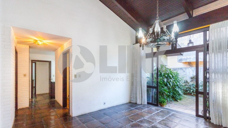 Imagem Casa com 5 Quartos à Venda, 280 m² em Três Figueiras - Porto Alegre Imagem Casa com 5 Quartos à Venda, 280 m² em Três Figueiras - Porto Alegre