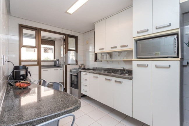 Imagem Apartamento com 3 Quartos à Venda, 142 m² em Petrópolis - Porto Alegre Imagem Apartamento com 3 Quartos à Venda, 142 m² em Petrópolis - Porto Alegre