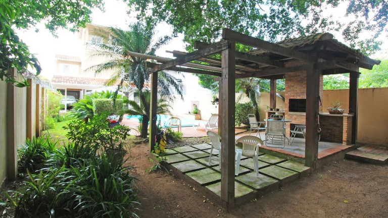 Imagem Casa com 4 Quartos à Venda, 243 m² em Partenon - Porto Alegre Imagem Casa com 4 Quartos à Venda, 243 m² em Partenon - Porto Alegre