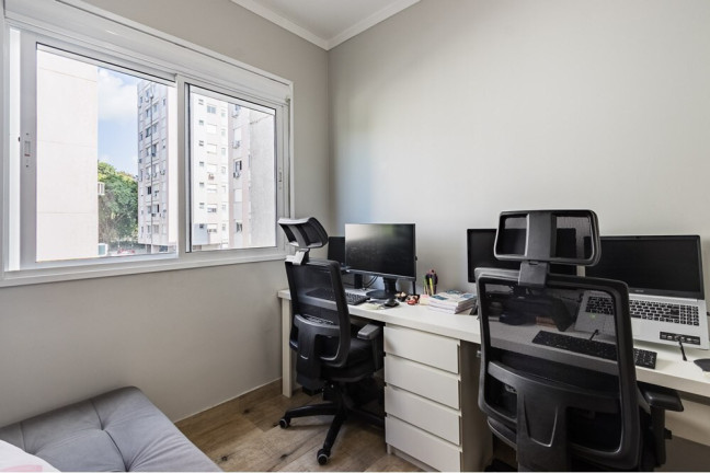 Imagem Imóvel com 2 Quartos à Venda, 51 m² em São José - Porto Alegre Imagem Imóvel com 2 Quartos à Venda, 51 m² em São José - Porto Alegre