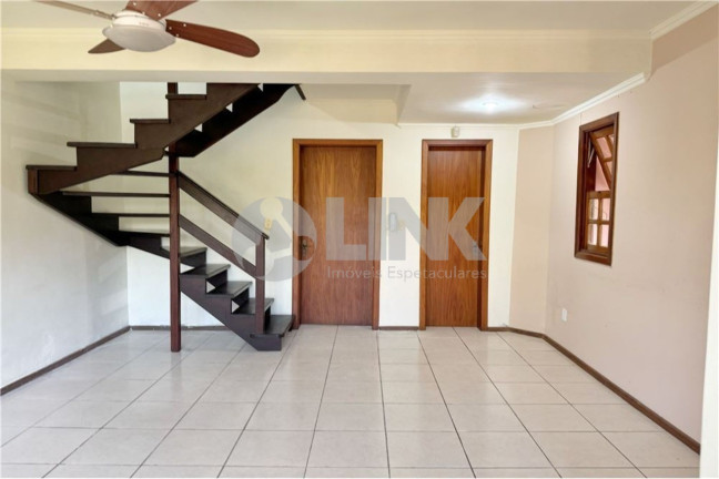 Imagem Casa com 3 Quartos à Venda,  em Morro Santana - Porto Alegre