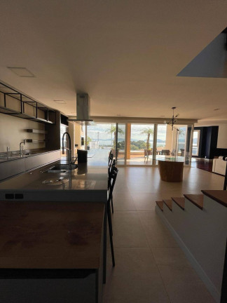 Imagem Casa com 3 Quartos à Venda, 284 m² em Agronômica - Florianópolis Imagem Casa com 3 Quartos à Venda, 284 m² em Agronômica - Florianópolis