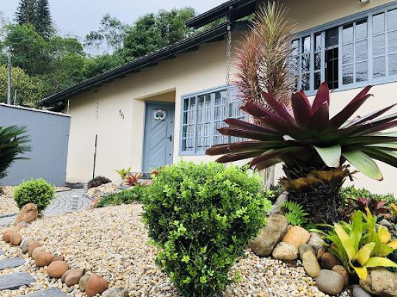 Imagem Casa com 5 Quartos à Venda, 230 m² em Saguaçu - Joinville