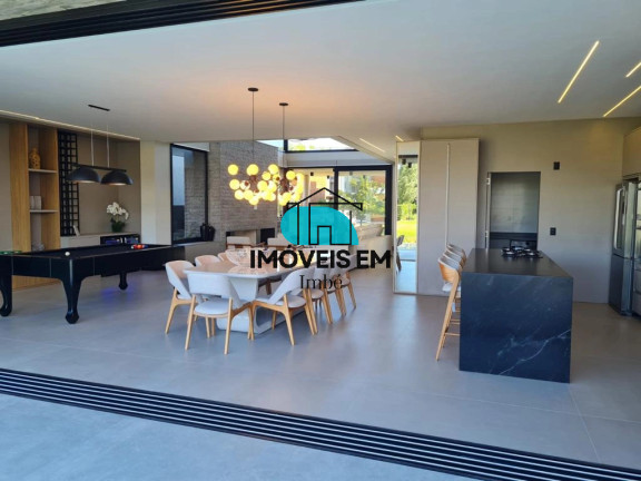 Imagem Casa com 5 Quartos à Venda, em Centro - Xangri-lá Imagem Casa com 5 Quartos à Venda, em Centro - Xangri-lá