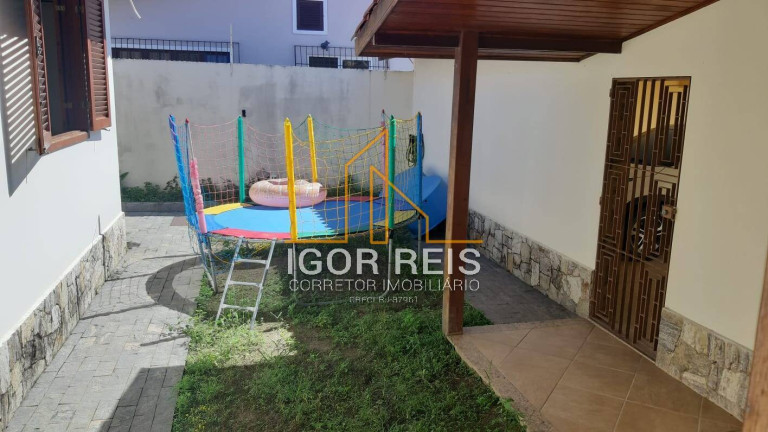 Imagem Casa com 3 Quartos à Venda, 378 m² em Jardim Flamboyant - Campos Dos Goytacazes Imagem Casa com 3 Quartos à Venda, 378 m² em Jardim Flamboyant - Campos Dos Goytacazes