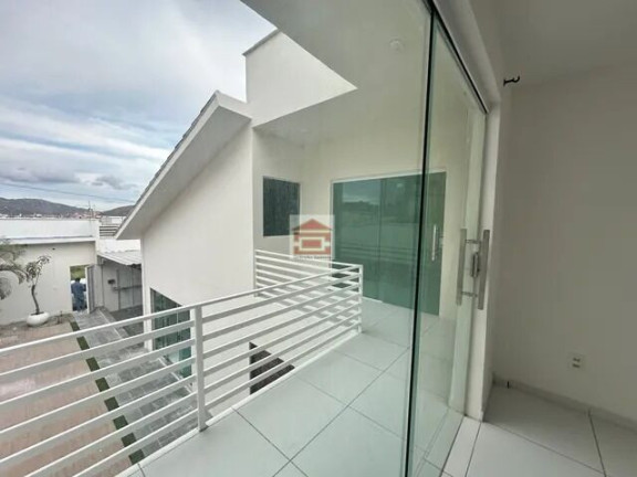 Imagem Casa com 3 Quartos à Venda, 250 m² Imagem Casa com 3 Quartos à Venda, 250 m²