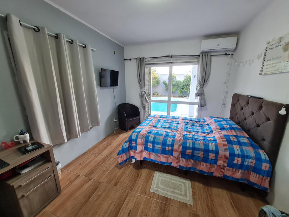 Imagem Casa com 4 Quartos à Venda, 240 m² em Pé De Plátano - Santa Maria Imagem Casa com 4 Quartos à Venda, 240 m² em Pé De Plátano - Santa Maria