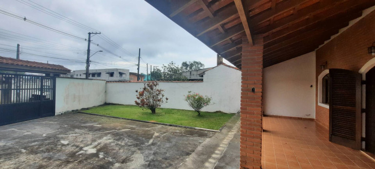 Imagem Casa com 3 Quartos à Venda, 725 m² em Massaguaçu - Caraguatatuba