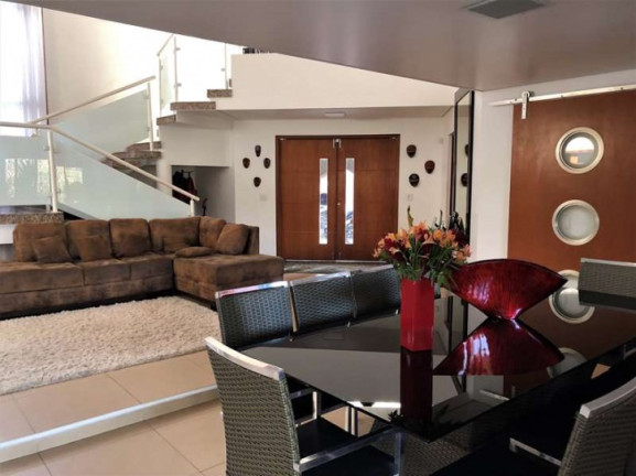 Imagem Casa com 5 Quartos à Venda, em Fazendinha - Chác. Sta. Lúcia - Carapicuíba Imagem Casa com 5 Quartos à Venda, em Fazendinha - Chác. Sta. Lúcia - Carapicuíba
