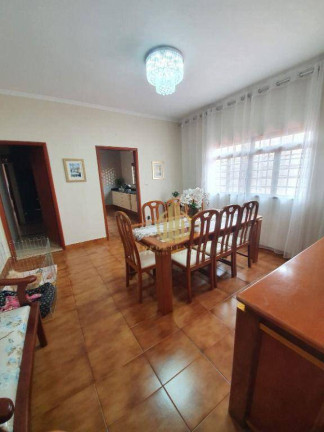 Imagem Casa com 3 Quartos à Venda, 262 m² em Centro - Jardinópolis Imagem Casa com 3 Quartos à Venda, 262 m² em Centro - Jardinópolis