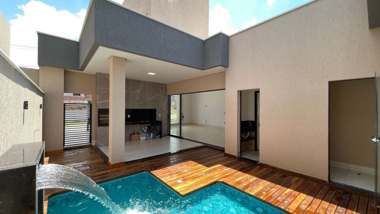 Imagem Imóvel com 
            	3             Quartos à Venda, 158 m² em 
            	Jardins Bolonha             - 
            	Senador Canedo            