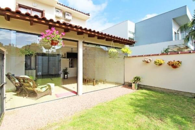 Imagem Casa com 3 Quartos à Venda, 192 m² em Passo Das Pedras - Porto Alegre Imagem Casa com 3 Quartos à Venda, 192 m² em Passo Das Pedras - Porto Alegre