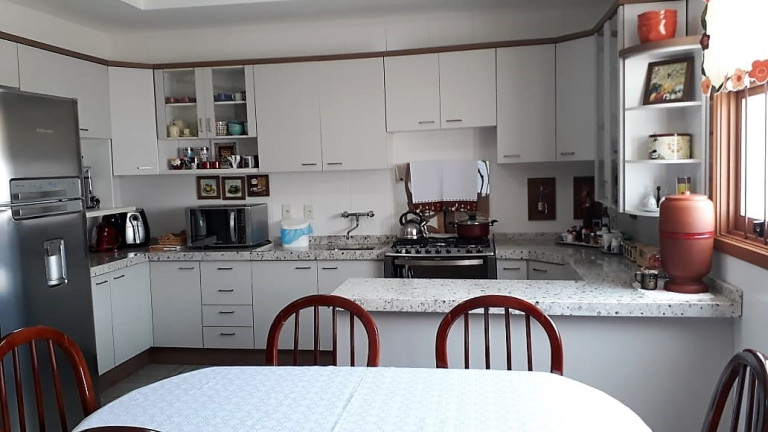 Imagem Sobrado com 3 Quartos à Venda, 411 m² em Igara - Canoas Imagem Sobrado com 3 Quartos à Venda, 411 m² em Igara - Canoas