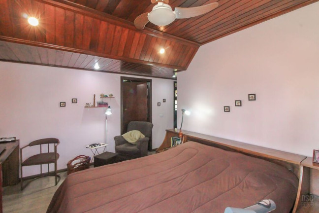 Imagem Casa com 4 Quartos à Venda, 200 m² em Vila Nova - Porto Alegre Imagem Casa com 4 Quartos à Venda, 200 m² em Vila Nova - Porto Alegre