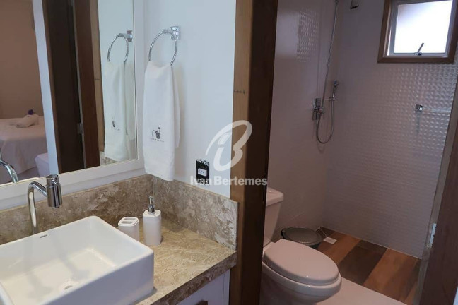Imagem Sobrado com 4 Quartos para Temporada, em Canto Grande - Bombinhas Imagem Sobrado com 4 Quartos para Temporada, em Canto Grande - Bombinhas