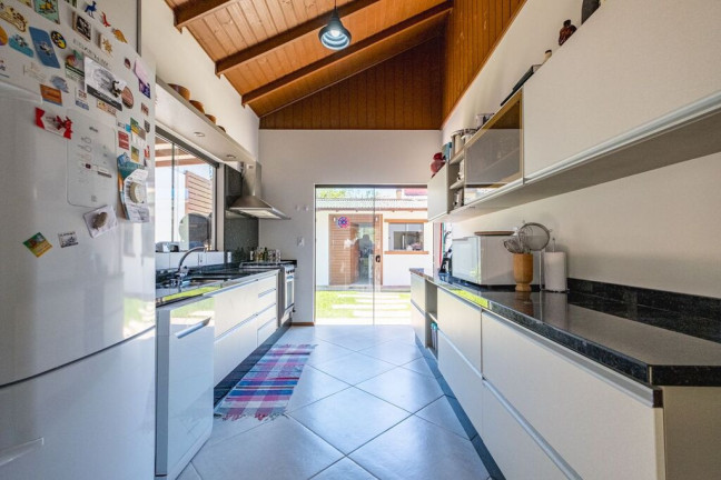 Imagem Casa com 4 Quartos à Venda, 149 m² em Armação Do Pântano Do Sul - Florianópolis Imagem Casa com 4 Quartos à Venda, 149 m² em Armação Do Pântano Do Sul - Florianópolis