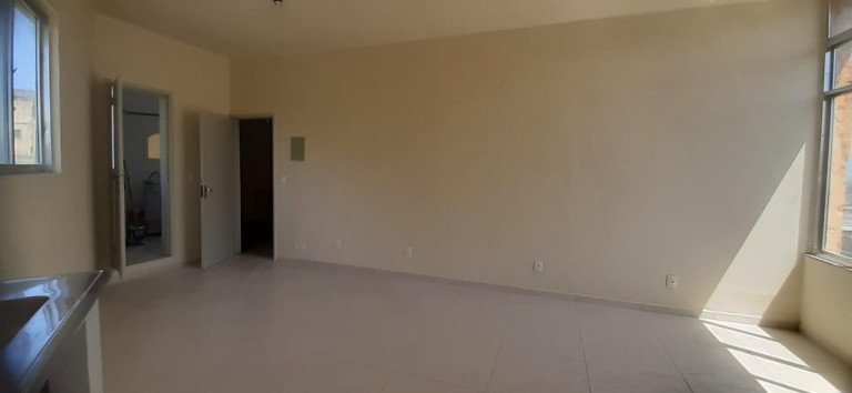 Imóvel Comercial à Venda, 23 m² em Cascadura - Rio De Janeiro